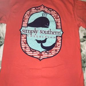 coral simply southern tee, womens sm with whale design on back